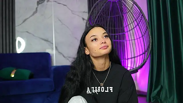 Snapshot of RachelRavee chatting on November 3, 2025, 5:09 am RachelRavee online show from November 3, 2025, 5:09 am