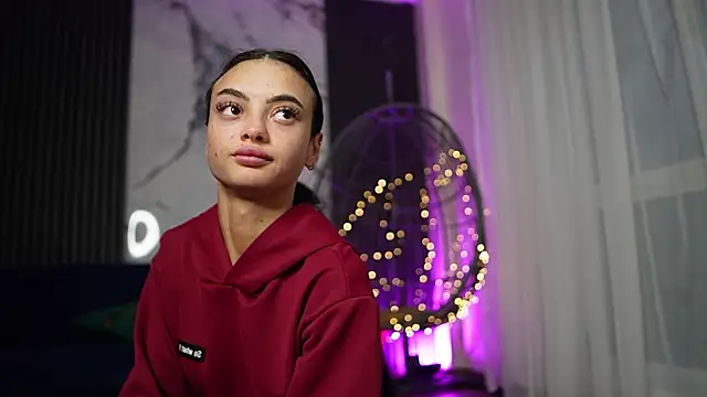 Snapshot of RachelRavee chatting on November 21, 2025, 5:06 am RachelRavee online show from November 21, 2025, 5:06 am