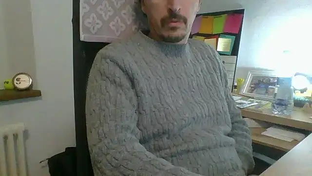 Kawayleo online show from November 22, 2025, 11:37 pm