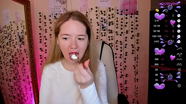 Evaa Braunn online show from February 26, 2026, 2:21 am