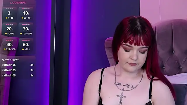 Snapshot of SkylerBlaze chatting on November 6, 2025, 6:14 am SkylerBlaze online show from November 6, 2025, 6:14 am