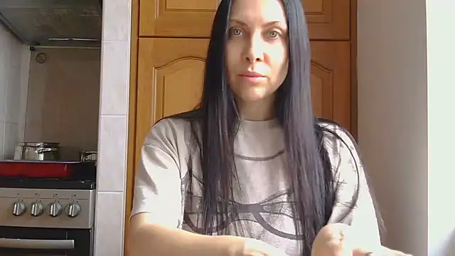 Snapshot of Olivarra chatting on February 23, 2026, 10:34 am Olivarra online show from February 23, 2026, 10:34 am