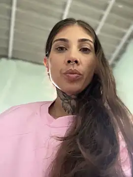 Snapshot of casalskunk chatting on October 21, 2025, 6:52 pm casalskunk online show from October 21, 2025, 6:52 pm