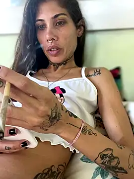 Snapshot of casalskunk chatting on November 2, 2025, 10:39 am casalskunk online show from November 2, 2025, 10:39 am