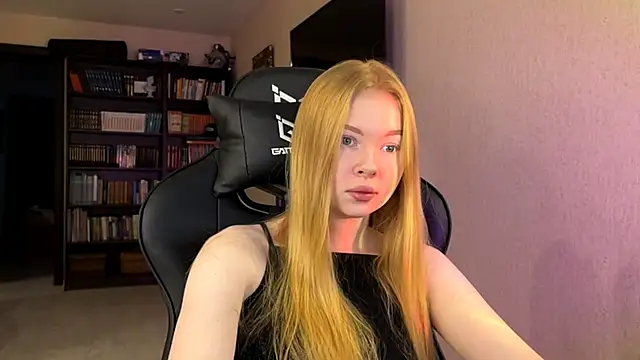 Snapshot of RaguelNicksons chatting on November 5, 2025, 4:12 am RaguelNicksons online show from November 5, 2025, 4:12 am