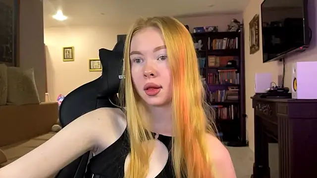 Snapshot of RaguelNicksons chatting on November 7, 2025, 4:12 am RaguelNicksons online show from November 7, 2025, 4:12 am