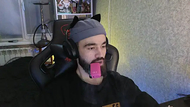 Nik Namee online show from October 28, 2025, 8:22 pm