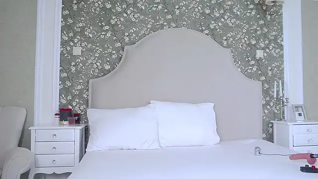 Snapshot of TesaQuinn chatting on February 4, 2026, 7:09 pm TesaQuinn online show from February 4, 2026, 7:09 pm