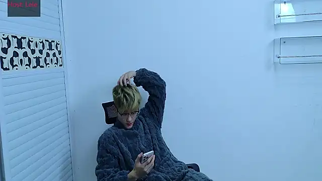 sexyboy-lele online show from October 14, 2025, 12:28 pm