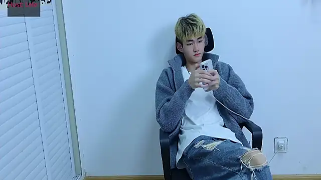 sexyboy-lele online show from October 16, 2025, 12:28 pm