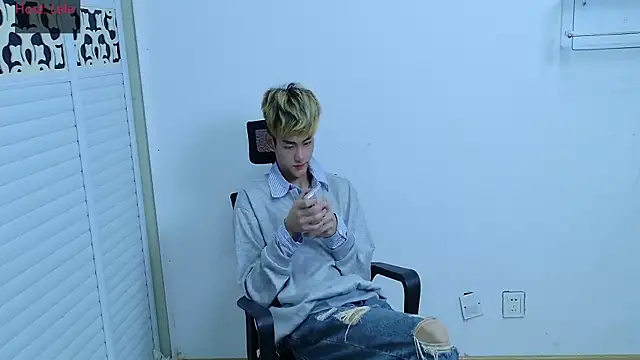 sexyboy-lele online show from October 17, 2025, 12:52 pm