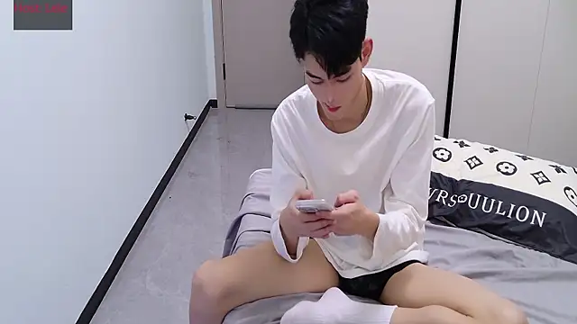 sexyboy-lele online show from November 14, 2025, 1:10 pm