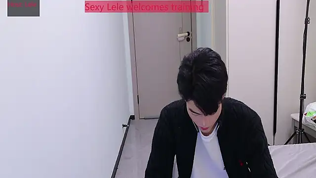 sexyboy-lele online show from November 28, 2025, 8:17 am