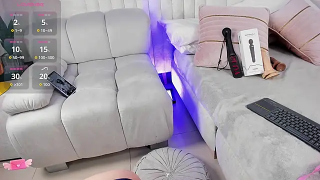  nicole moon online show from December 1, 2025, 3:44 am