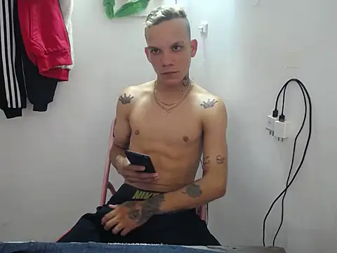 Snapshot of johan_sex_hot chatting on October 8, 2025, 6:16 pm johan sex hot online show from October 8, 2025, 6:16 pm