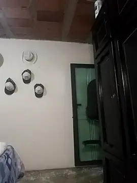 Snapshot of AndreaMooure_ chatting on October 23, 2025, 11:42 am AndreaMooure online show from October 23, 2025, 11:42 am