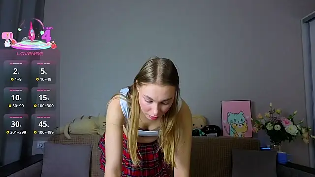 Snapshot of ElizaPurrr chatting on November 15, 2025, 4:43 am ElizaPurrr online show from November 15, 2025, 4:43 am