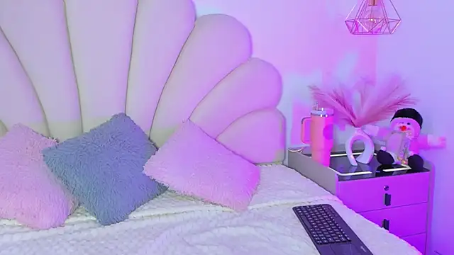 Alyss Sweet online show from November 10, 2025, 3:22 pm