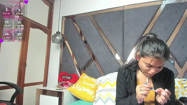 Snapshot of KimiAnal chatting on October 11, 2025, 12:58 pm KimiAnal online show from October 11, 2025, 12:58 pm