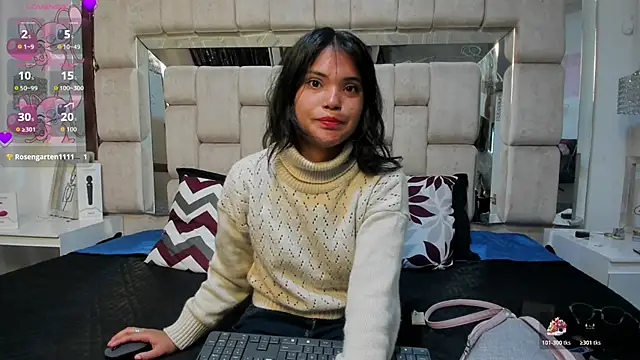 Snapshot of KimiAnal chatting on November 4, 2025, 1:32 pm KimiAnal online show from November 4, 2025, 1:32 pm