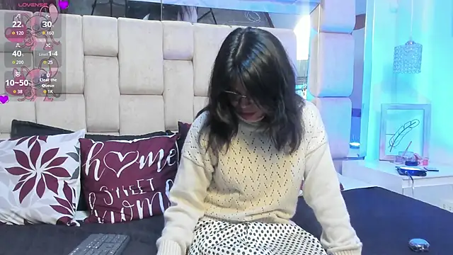 Snapshot of KimiAnal chatting on November 8, 2025, 1:11 pm KimiAnal online show from November 8, 2025, 1:11 pm