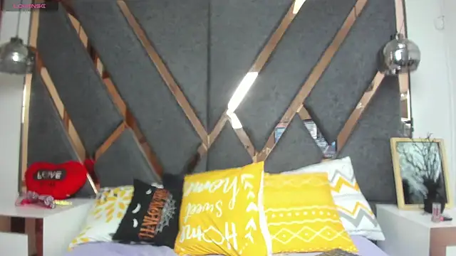 Snapshot of KimiAnal chatting on November 18, 2025, 2:54 pm KimiAnal online show from November 18, 2025, 2:54 pm