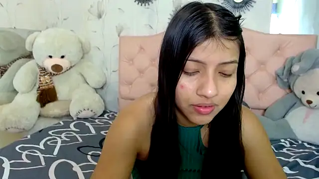 zara cute online show from February 4, 2026, 12:00 pm