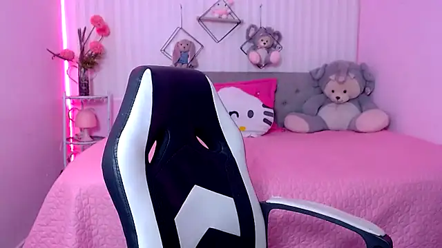 zara cute online show from April 16, 2026, 12:06 pm