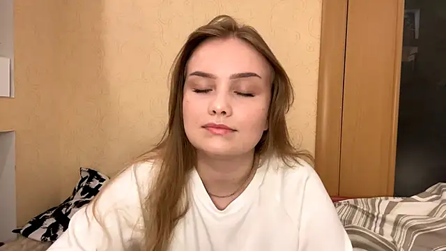 Snapshot of WillowSturiaIe chatting on October 10, 2025, 10:14 am WillowSturiaIe online show from October 10, 2025, 10:14 am