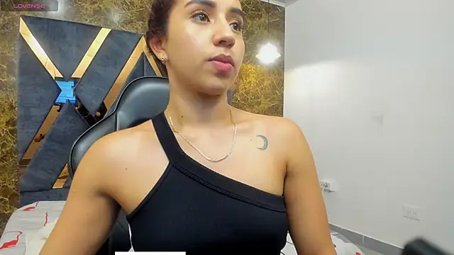 Snapshot of Vittoria_Conti_ chatting on November 22, 2025, 4:17 pm Vittoria Conti online show from November 22, 2025, 4:17 pm