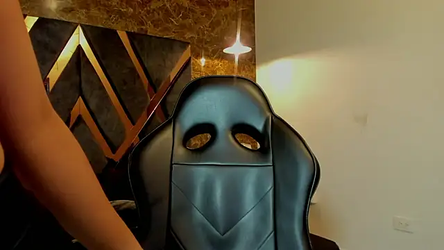 Vittoria Conti  online show from March 9, 2026, 5:17 pm