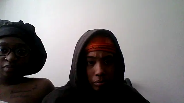 Snapshot of dezzidavill chatting on February 7, 2026, 2:54 pm dezzidavill online show from February 7, 2026, 2:54 pm