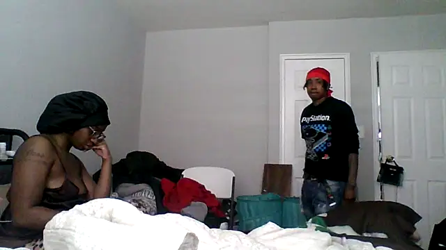 Snapshot of dezzidavill chatting on February 14, 2026, 3:53 pm dezzidavill online show from February 14, 2026, 3:53 pm