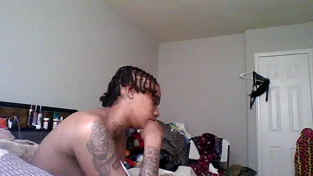 Snapshot of dezzidavill chatting on March 1, 2026, 1:13 pm dezzidavill online show from March 1, 2026, 1:13 pm