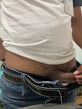LuisRiaton47 online show from October 8, 2025, 9:56 pm