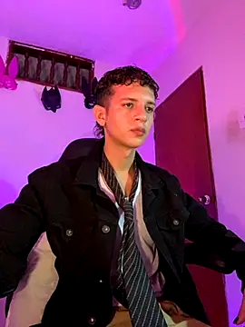 tylernova online show from October 31, 2025, 3:51 am