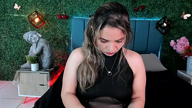 Snapshot of Kiaraa88 chatting on July 3, 2026, 8:37 pm Kiaraa88 online show from July 3, 2026, 8:37 pm