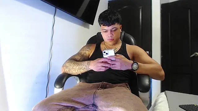 Boyhot 00 online show from December 16, 2025, 4:39 am