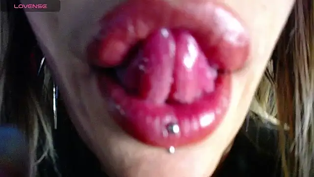 Meganbaiker online show from February 15, 2026, 4:31 am