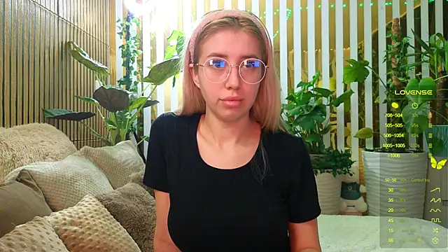 Violetttttta online show from November 10, 2025, 8:30 pm