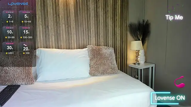 VanneCamiel online show from November 12, 2025, 11:32 am