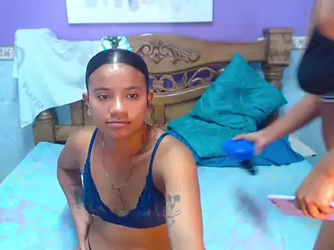 AmaliaAndAngely online show from November 13, 2025, 5:23 pm