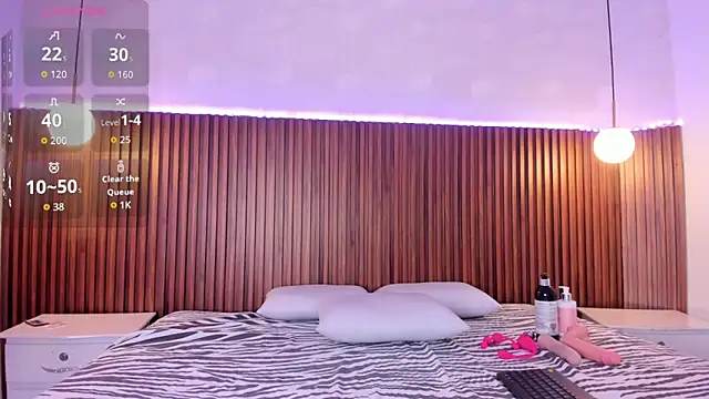 Snapshot of Foxy_Kylie chatting on February 13, 2026, 8:27 pm Foxy Kylie online show from February 13, 2026, 8:27 pm