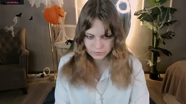 Snapshot of Ame_Chan chatting on October 27, 2025, 2:10 pm Ame Chan online show from October 27, 2025, 2:10 pm