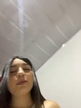 Snapshot of __Lorelain__ chatting on October 28, 2025, 11:18 pm Lorelain online show from October 28, 2025, 11:18 pm