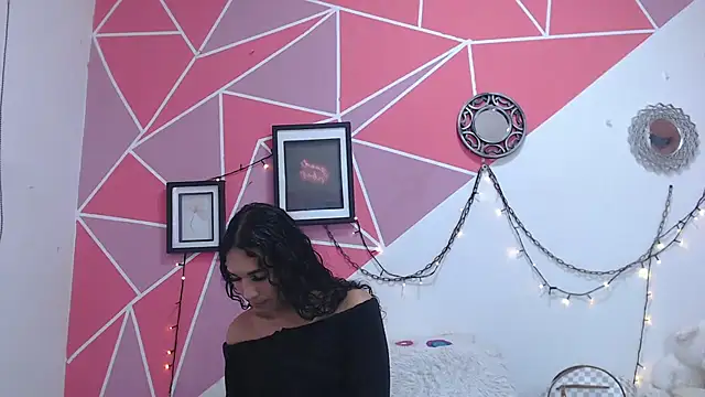 Tifany Adams online show from November 18, 2025, 8:35 pm