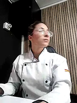 Sara Roades online show from October 21, 2025, 1:34 pm