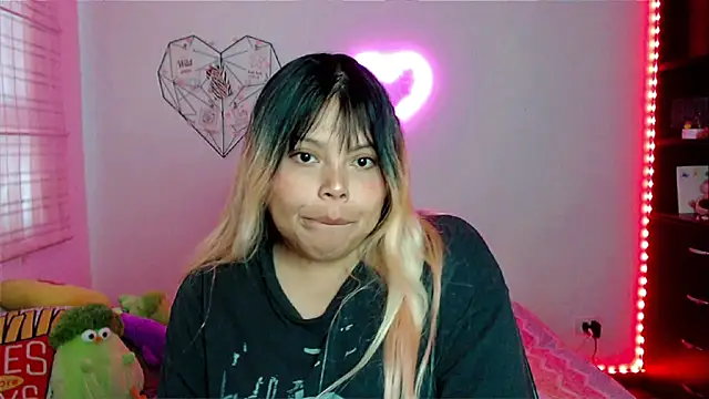 EllieMoonX online show from February 19, 2026, 10:50 pm