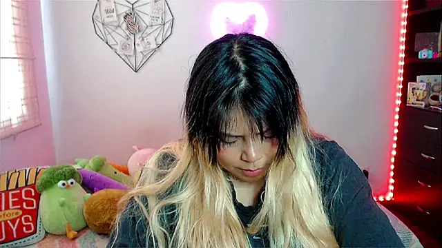 EllieMoonX online show from March 11, 2026, 8:15 pm