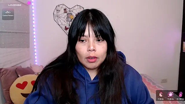 EllieMoonX online show from June 16, 2026, 11:40 pm